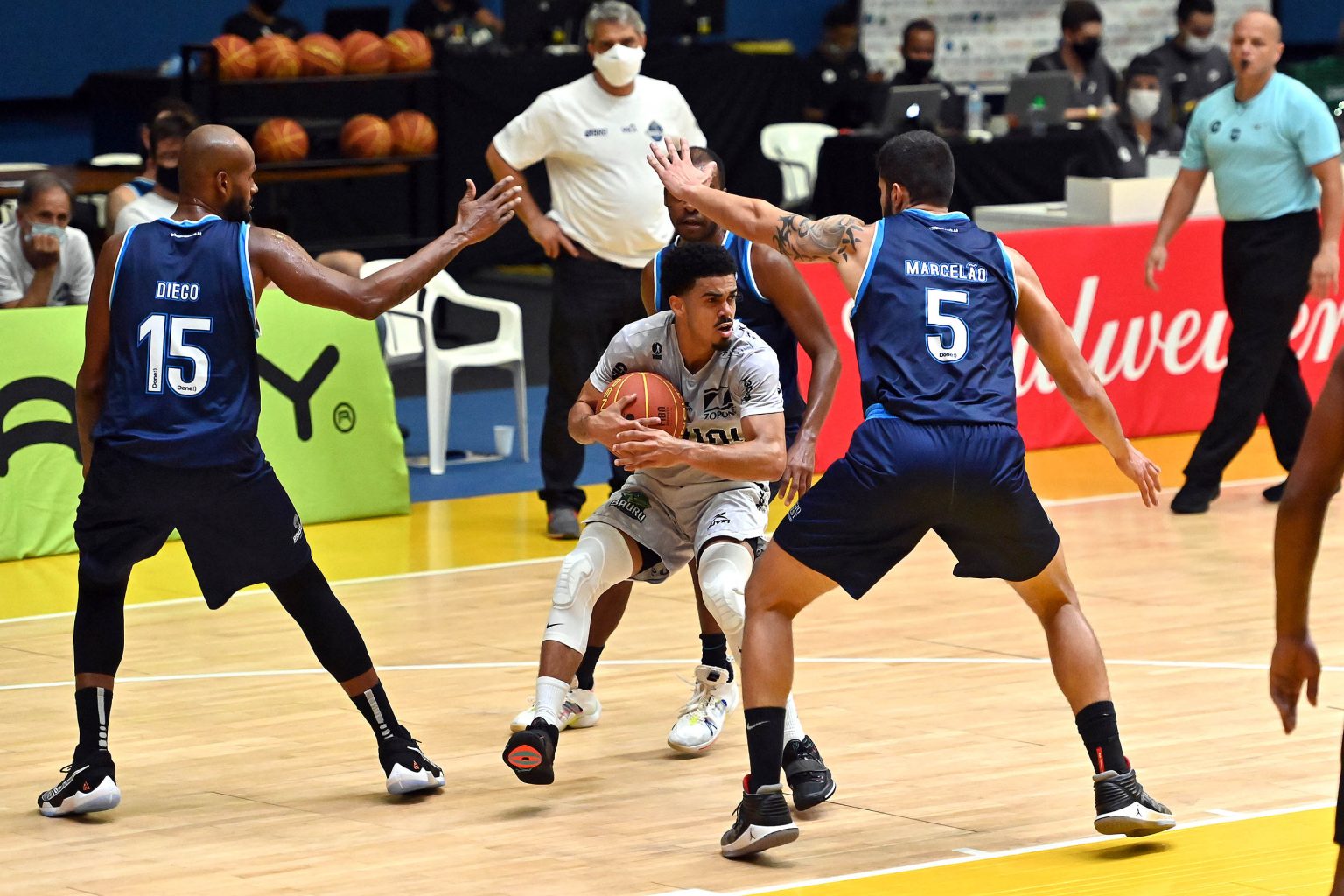 Brasília Basquete não consegue render e fica mais de 20 pontos atrás do Bauru