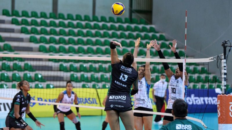 Brasília Vôlei tem dia inspirado, mas acaba derrotado pelo Curitiba Vôlei